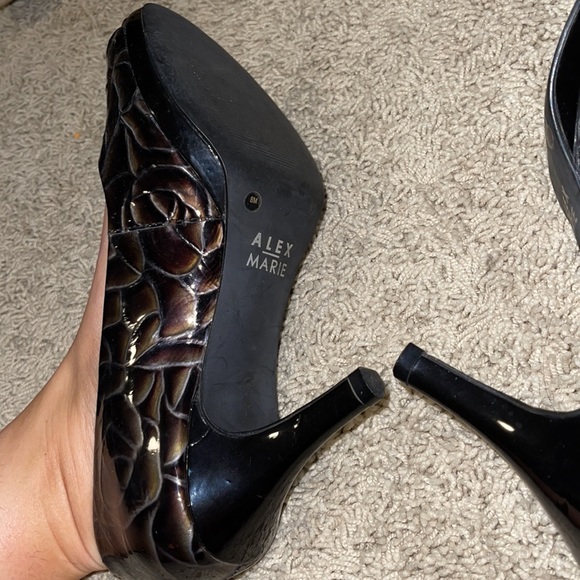 Black Print Heels - Picture 3 of 3